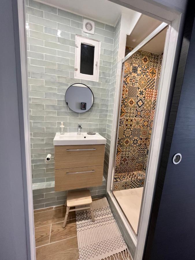 Superbe appartement au coeur du Mourillon refais à neuf proche des plage Tolone Esterno foto