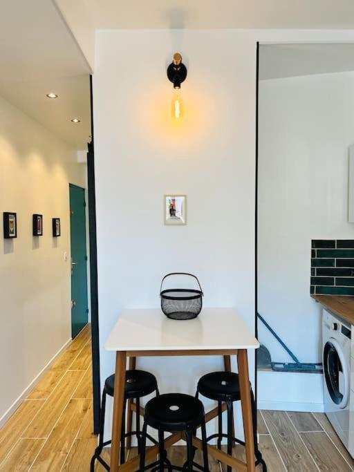 Superbe appartement au coeur du Mourillon refais à neuf proche des plage Tolone Esterno foto
